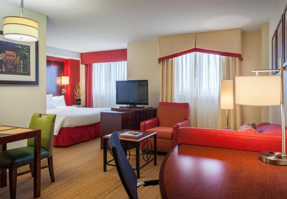 Residence Inn By Marriott Miami Airport Екстериор снимка