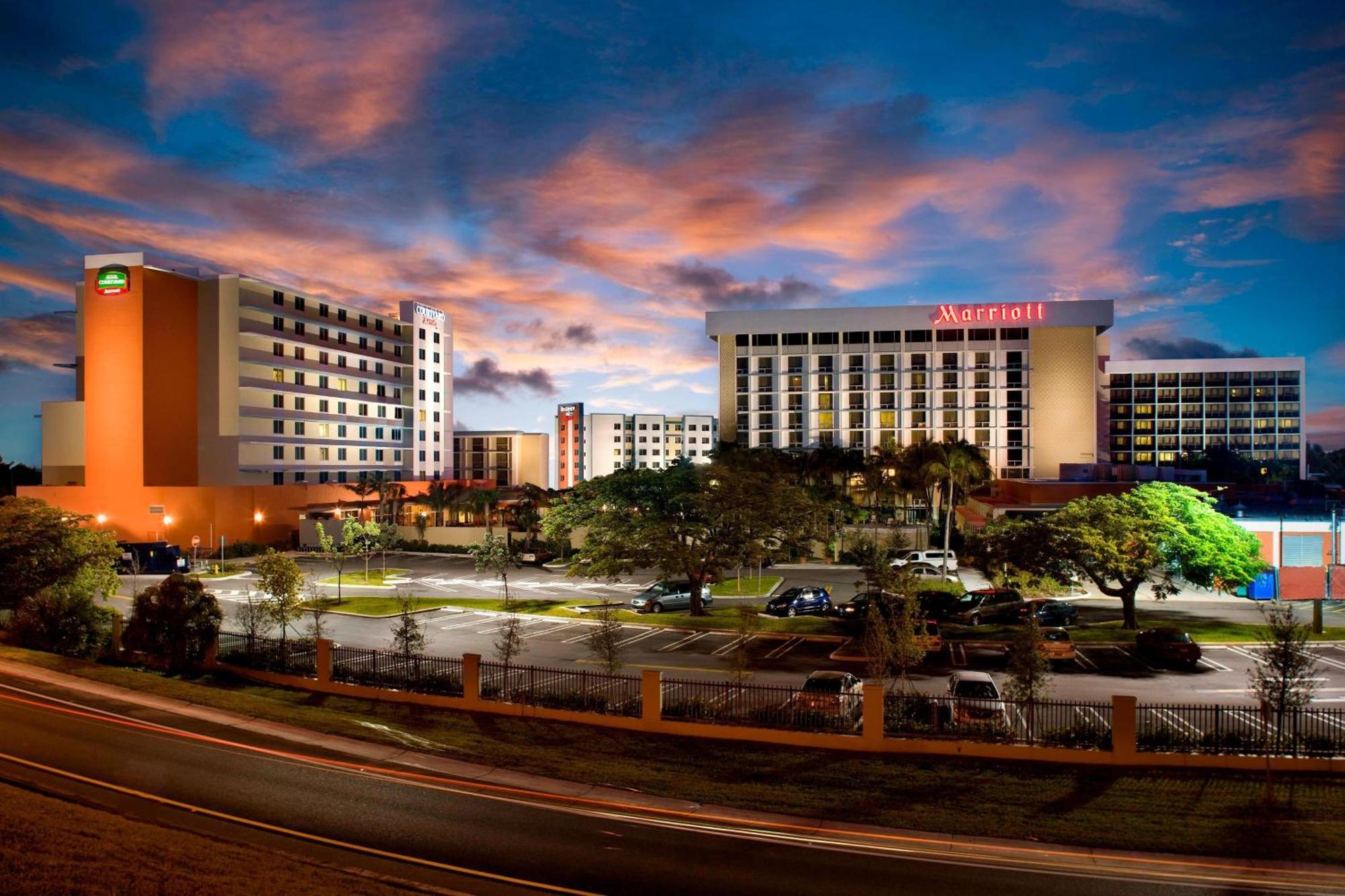 Residence Inn By Marriott Miami Airport Екстериор снимка