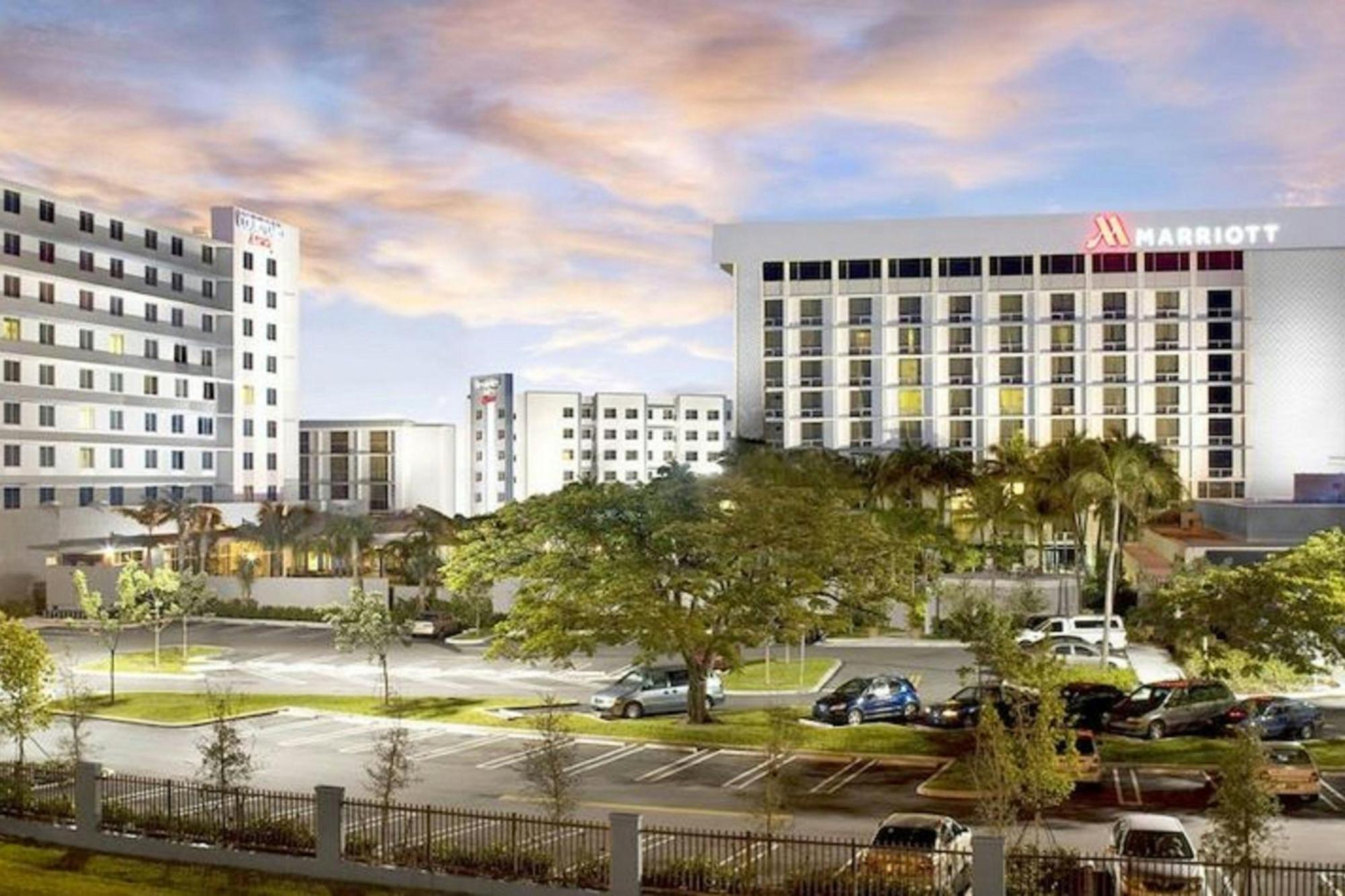 Residence Inn By Marriott Miami Airport Екстериор снимка