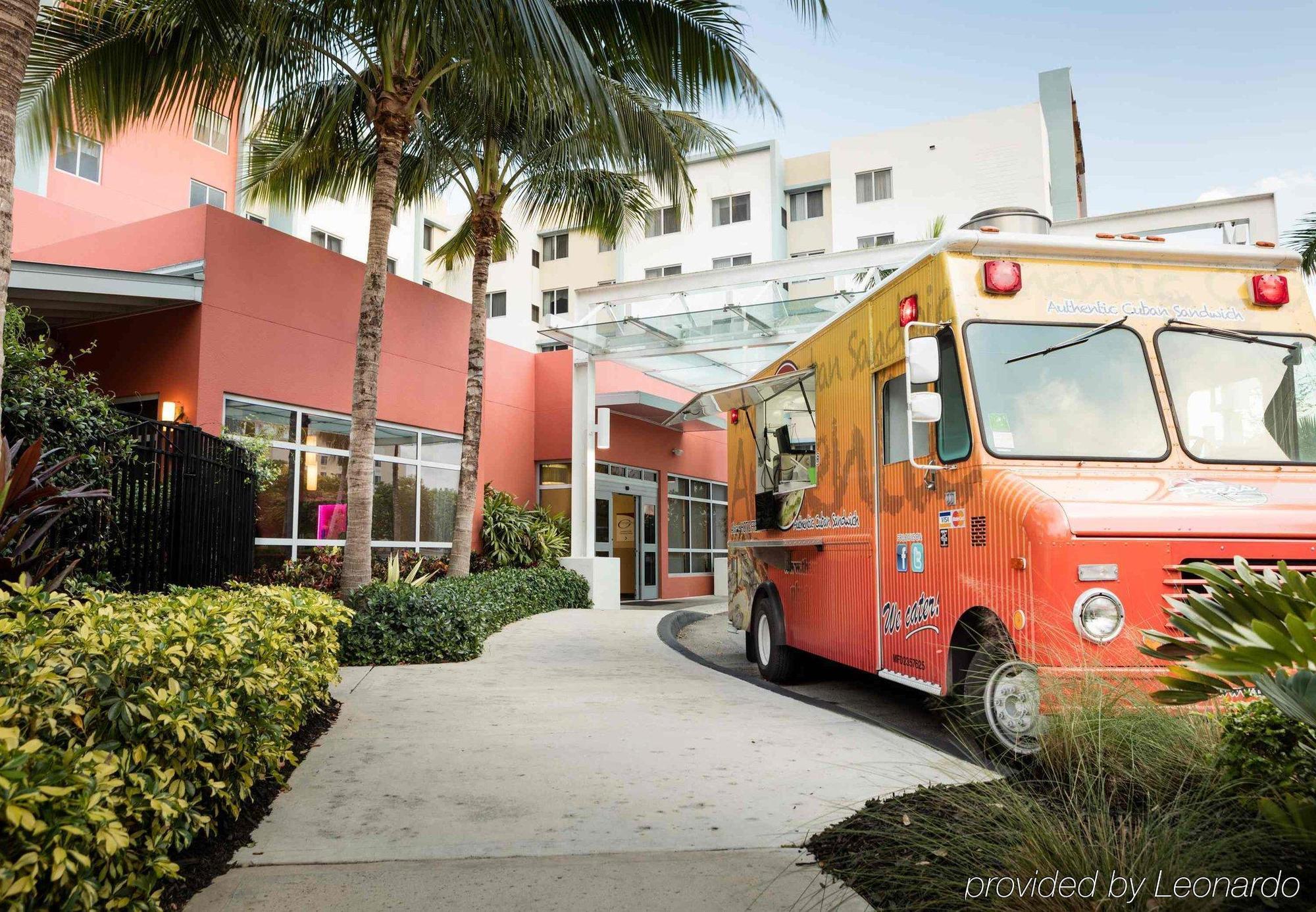 Residence Inn By Marriott Miami Airport Екстериор снимка